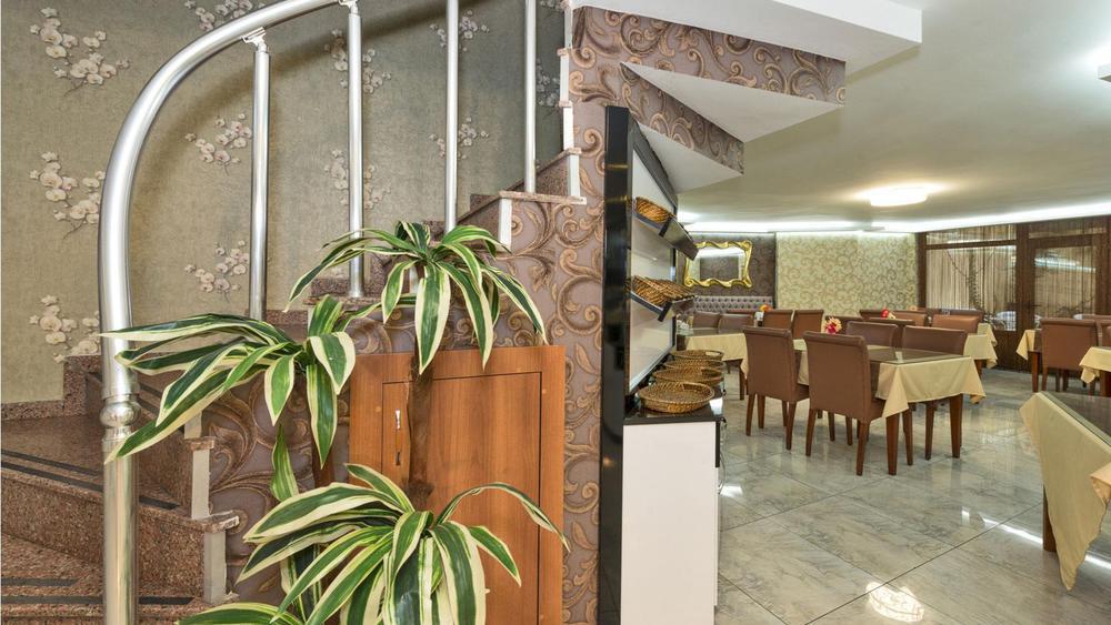 Budo Hotel 3*